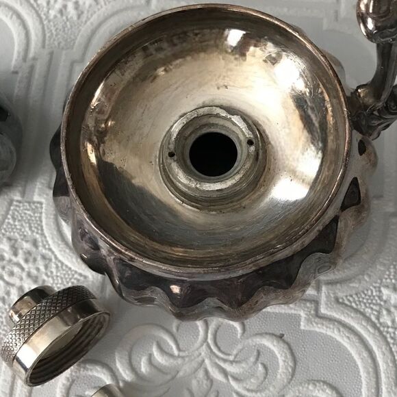 Antique Pairpoint Quadruple Silver Plate Handheld Oil Lamp with Cup - Picture 11 of 16